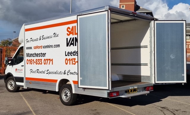 Hire a 3.5T GVW Tail Lift Luton