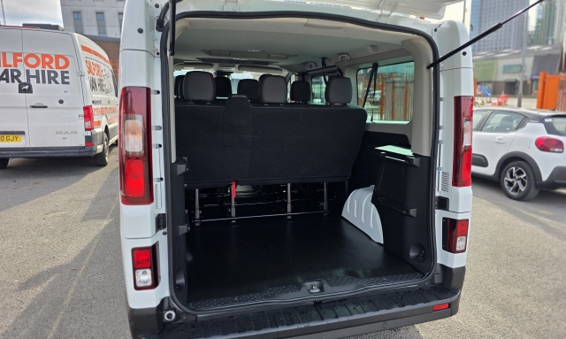 6 seater van rental