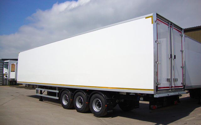 Hire a Refrigerated Trailer with Tri-axle Straightframe