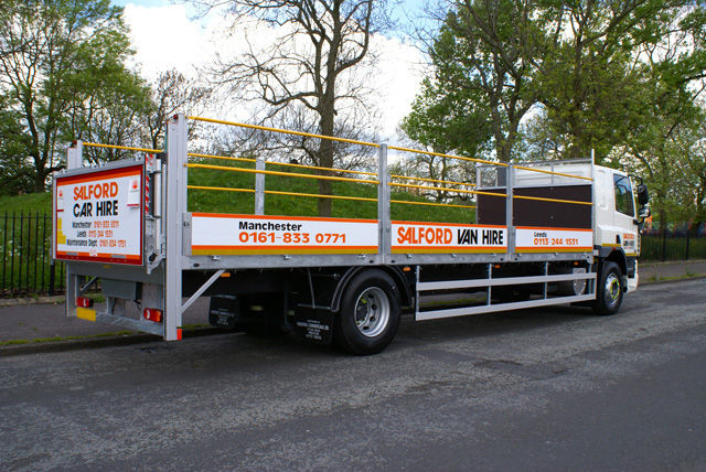 Hire a 17/18 Tonne GVW Dropsided Truck