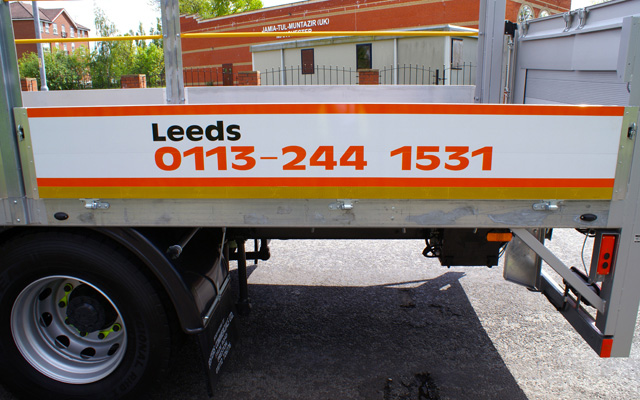 Hire a 7/18T GVW Dropsided Truck with Tail Lift