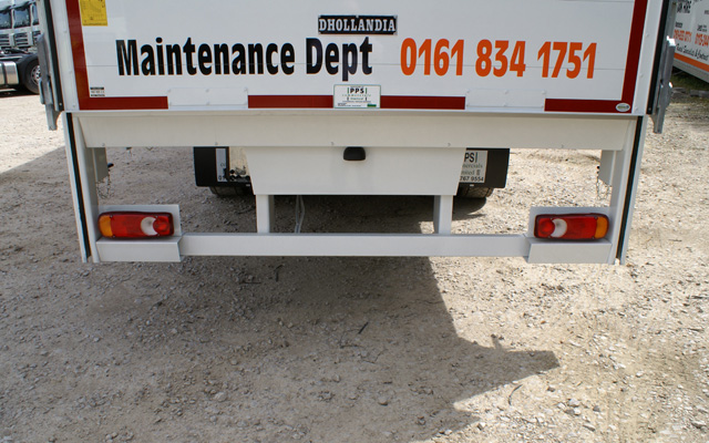 Hire a 17/18 Tonne GVW Box Van with Tail Lift HGV / LGV