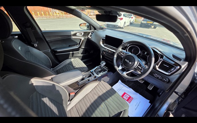 Hire a Kia Xceed
