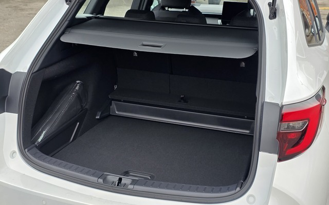 Hire a Kia Ceed \ Proceed