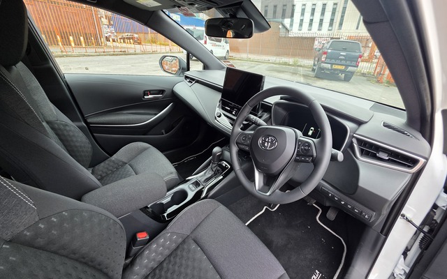 Hire a Kia Ceed \ Proceed