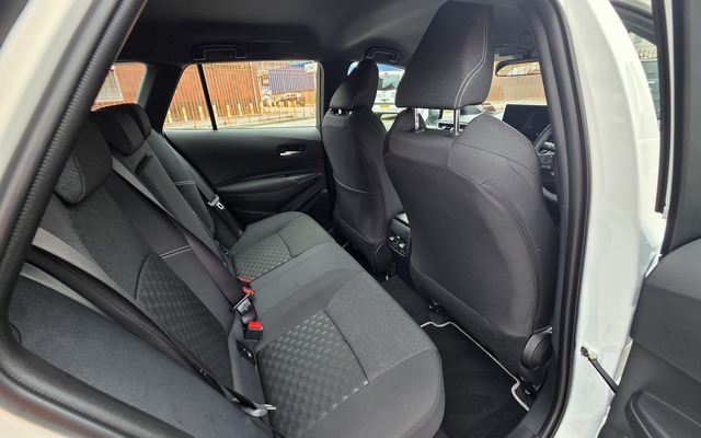 Hire a Kia Ceed \ Proceed